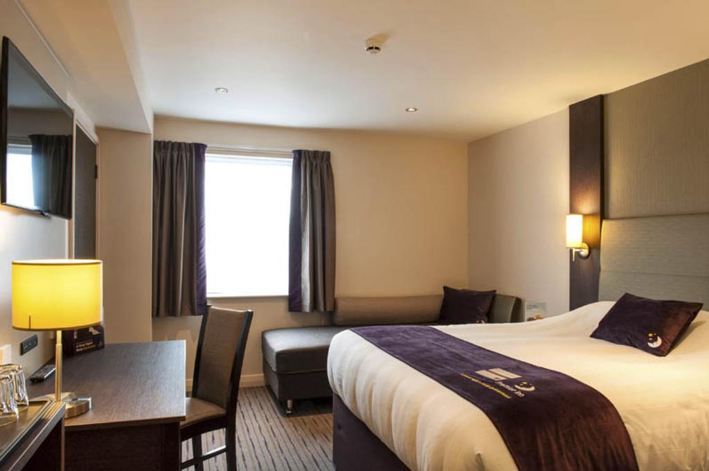 Premier Inn Southampton West Ower Kültér fotó